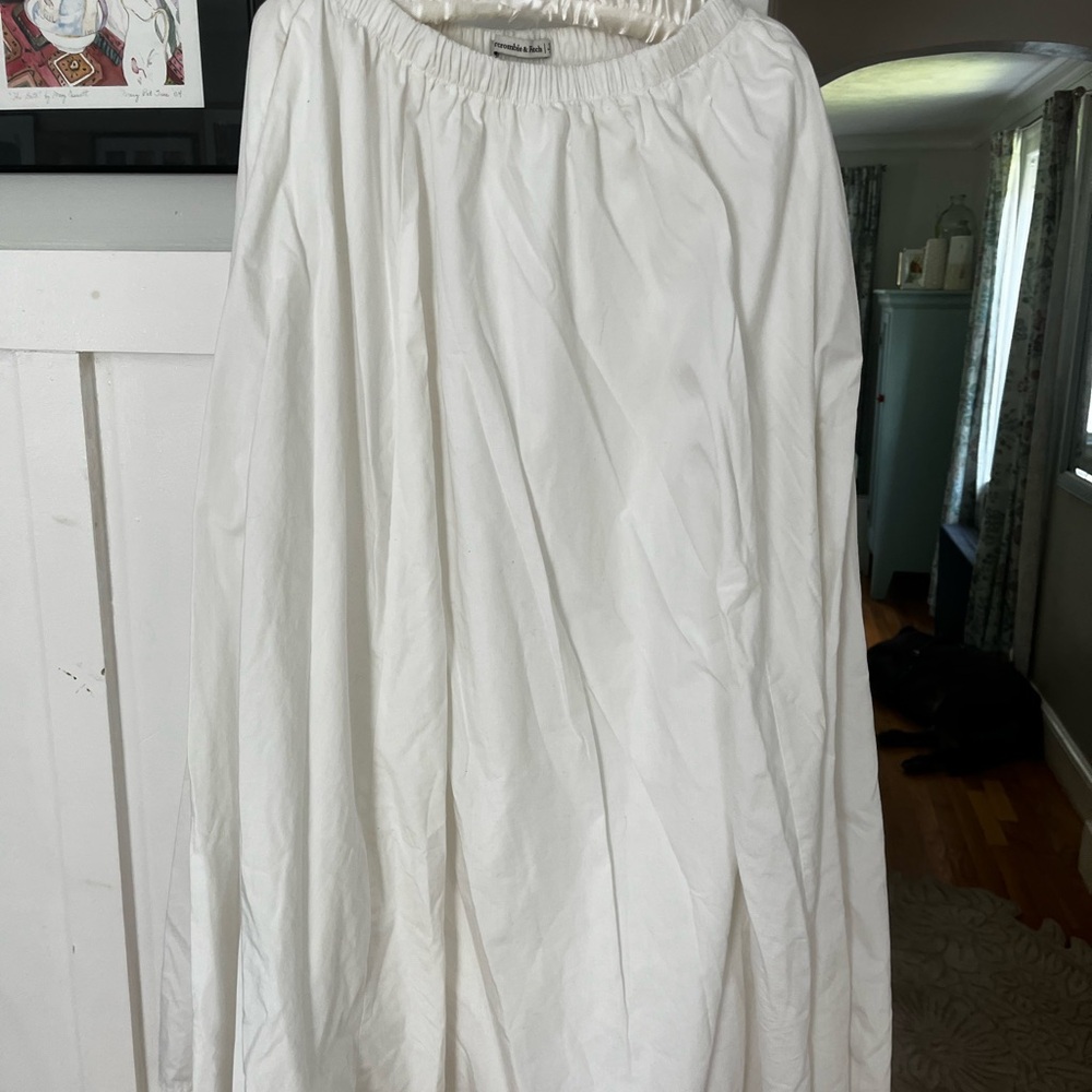 Abercrombie & Fitch White Maxi Skirt